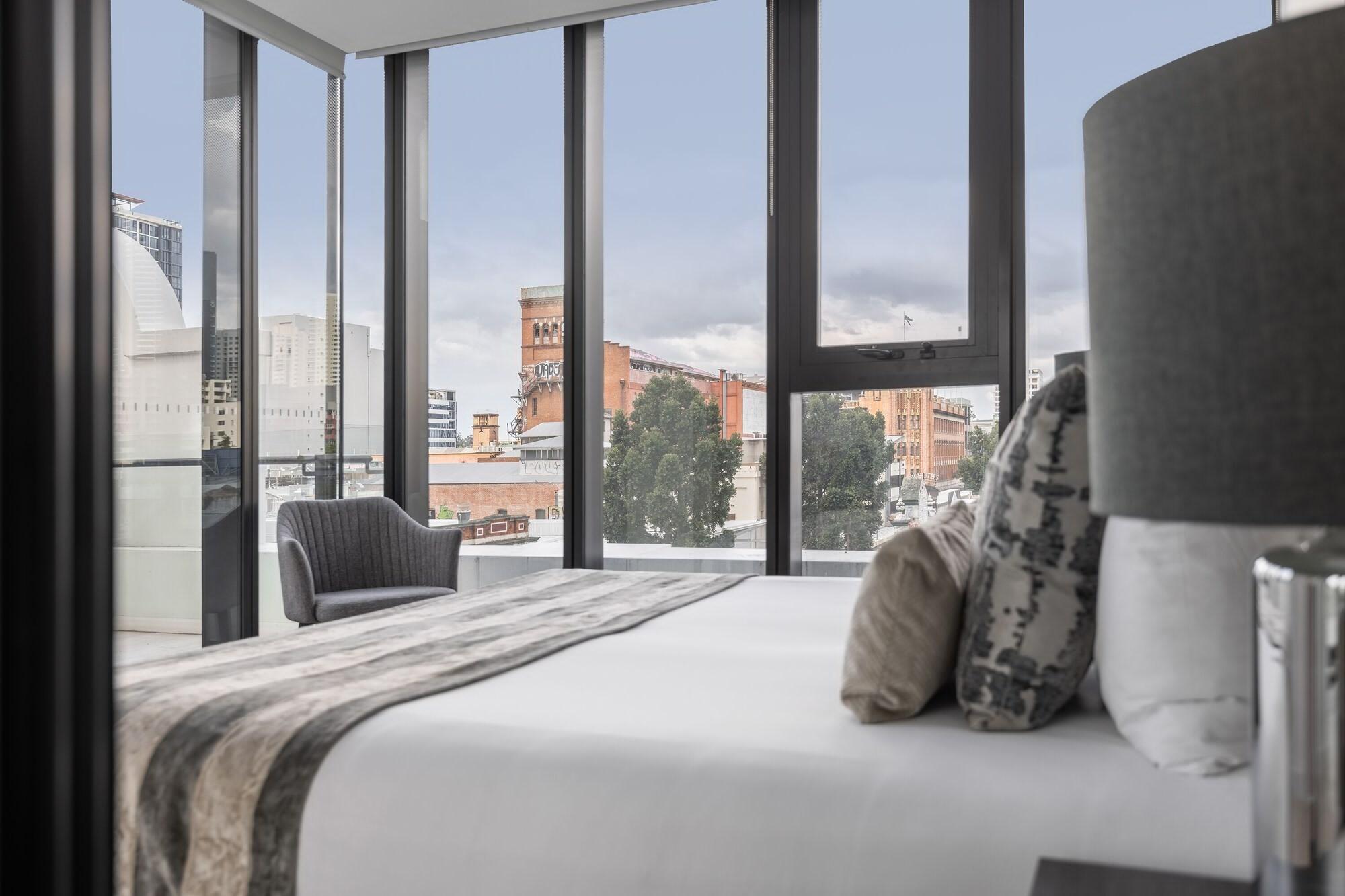 Fv By Peppers Aparthotel Brisbane Exteriör bild The bedroom of a typical apartment