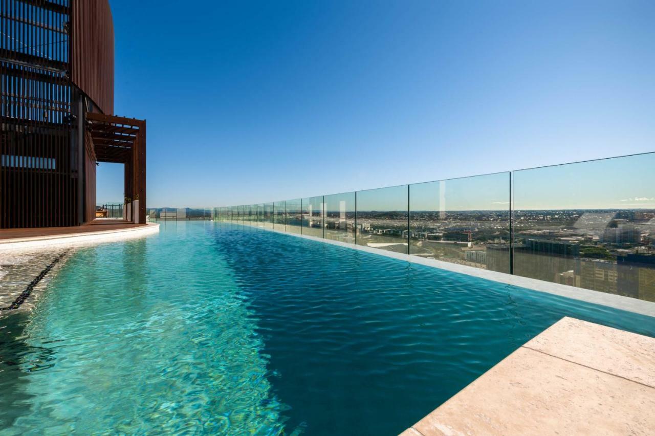 Fv By Peppers Aparthotel Brisbane Exteriör bild Infinity pool